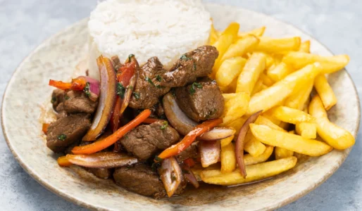 Lomo saltado